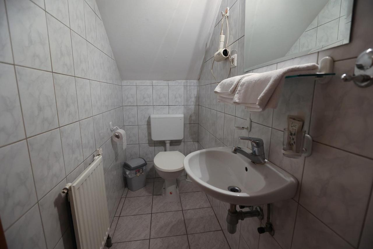Hostel - Rooms Kaj & Kaja Orehova vas Dış mekan fotoğraf